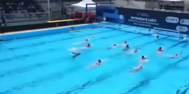 Απίστευτες σκηνές σε αγώνα παγκοσμίου πρωταθλήματος πόλο: Προσωρινή διακοπή λόγω πυροβολισμών (vid)