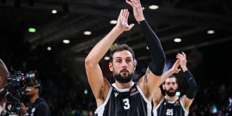 Μπελινέλι: Ανακοίνωσε την απόσυρσή του από το μπάσκετ