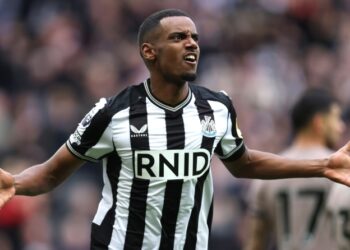 Ίσακ: «Μια σχέση δεν μπορεί να συνεχιστεί όταν χάνεται η εμπιστοσύνη»