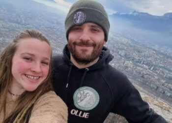 Ζευγάρι Βρετανών παράτησε την πόλη και ζει χωρίς WiFi και τηλεόραση με λιγότερο από 10 ευρώ τη μέρα (vid)