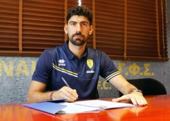 Παναιτωλικός, μεταγραφές: Επίσημα «κιτρινομπλέ» ο Μπουχαλάκης