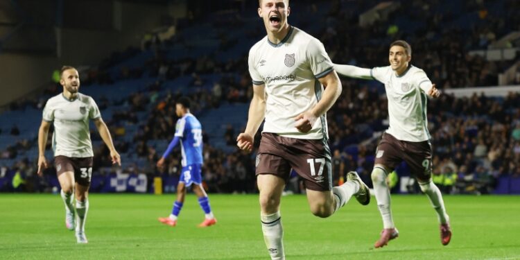 League Cup: Η Γκρίμσμπι έδωσε συνέχεια στο όνειρο, προκρίσεις για Μρπέντφορντ και Πάλας