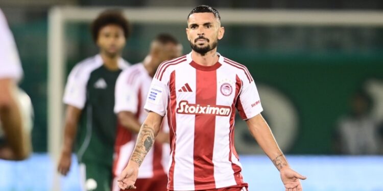 Ολυμπιακός: Το Insta Story του Καμπελά για τη φάση που ζήτησε πέναλτι