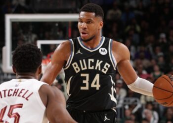 Αντετοκούνμπο: Ο Σαράνια ανέφερε ότι οι ομάδες θα περιμένουν στη… γωνία για trade