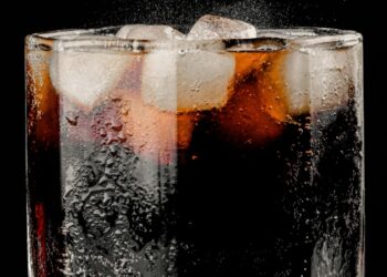 Αναψυκτικά διαίτης: Πώς επηρεάζουν το συκώτι περισσότερο από τα κανονικά