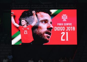 Ζότα: Ανατριχίλα στο «Ζοσέ Αλβαλάδε», καθολικό standing ovation στη μνήμη του στο 21ο λεπτό (vid)