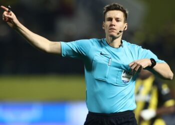 Ο Γερμανός Ντάνιελ Σίμπερτ σφυρίζει το Ολυμπιακός