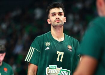 Παναθηναϊκός: Χωρίς Γιούρτσεβεν «πέταξε» για Παρίσι