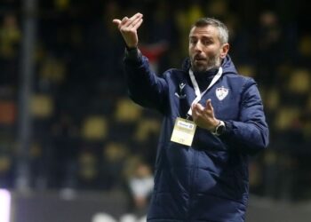 Μαλεζάς: «Μπορούσαμε να διώξουμε την μπάλα τρεις και τέσσερις φορές…»