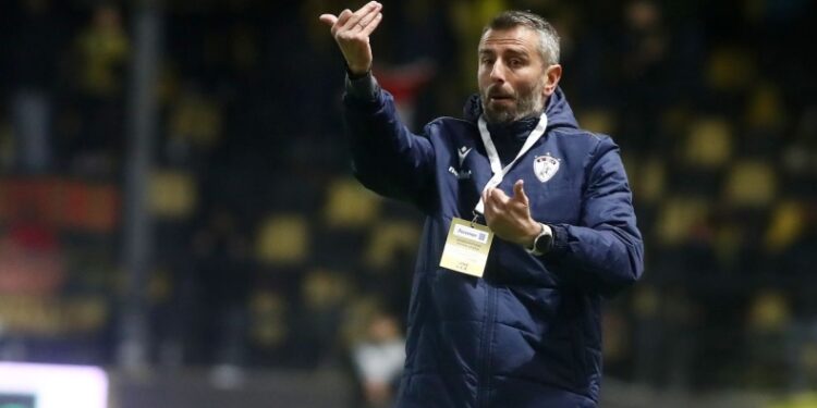 Μαλεζάς: «Μπορούσαμε να διώξουμε την μπάλα τρεις και τέσσερις φορές…»