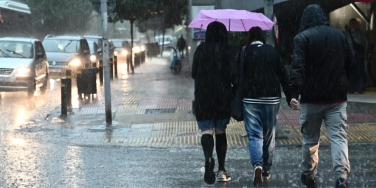 Έκτακτο δελτίο καιρού: Έρχονται έντονες καταιγίδες