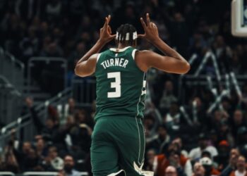 Μπακς -109: Τραυματίστηκε νωρίς ο Γιάννης, άντεξε το Μιλγουόκι