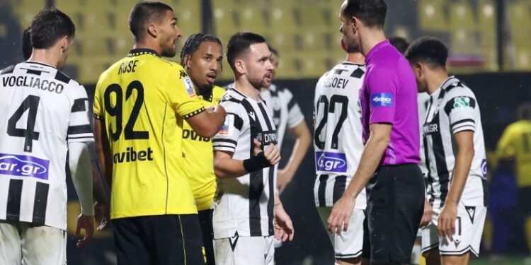 Ροζ: «Είναι δύσκολο να δέχεσαι γκολ στο τέλος»