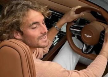 Τσιτσιπάς: Προθεσμία για να παραδώσει το δίπλωμα οδήγησης