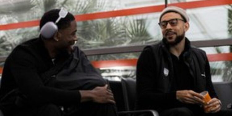 Ζάλγκιρις: Ταλαιπωρία για την ομάδα, κόλλησε στο αεροδρόμιο του Παρισιού