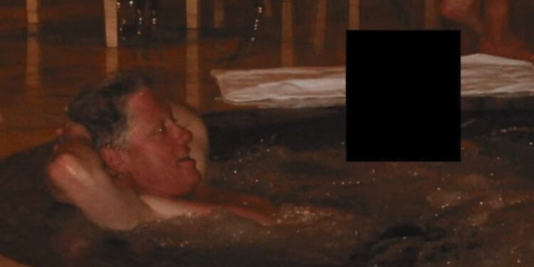 Η πρώτη αντίδραση του Μπιλ Κλίντον μετά τη δημοσίευση του αποκαλυπτικού αρχείου Επστάιν