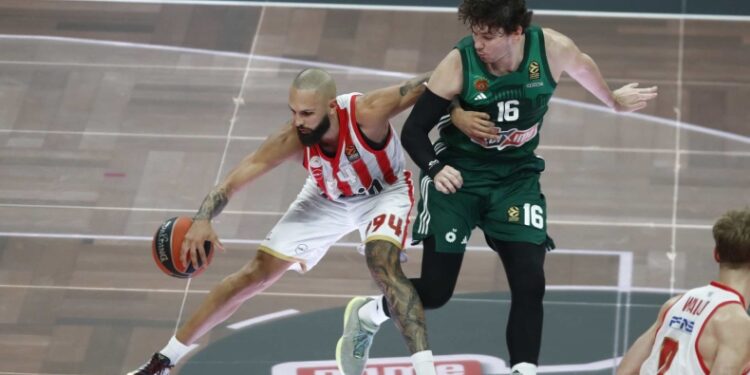 Πηγαίνοντας στο ντέρμπι: Το «δεν ξέρεις τι να περιμένεις» του Ολυμπιακού και η «σιγουριά» του Παναθηναϊκού!