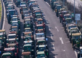 ΕΛΑΣ στους εκδρομείς: «Αποφύγετε τη μαζική επιστροφή»