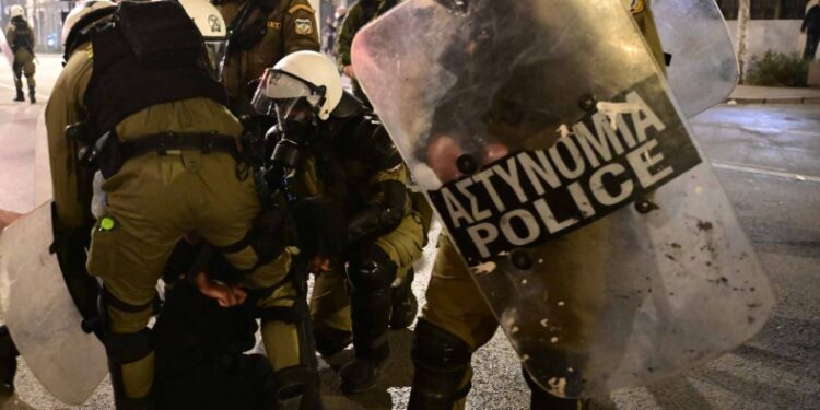 Συνελήφθησαν οπαδοί στο Παναθηναϊκός-Ολυμπιακός: Επιτέθηκαν σε αστυνομικούς