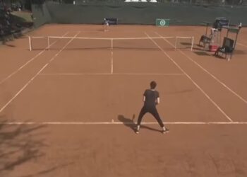 Αγώνας παρωδία με παίκτρια να μη γνωρίζει τα βασικά σε τουρνουά ITF W35