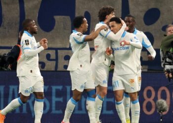 Μαρσέιγ -1: Δώρο από τους Μασσαλούς στην Παρί