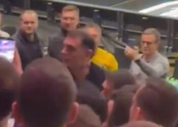 Μπαρτζώκας: Ένταση με οπαδό του Παναθηναϊκού στις εξέδρες