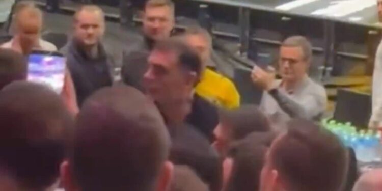 Μπαρτζώκας: Ένταση με οπαδό του Παναθηναϊκού στις εξέδρες