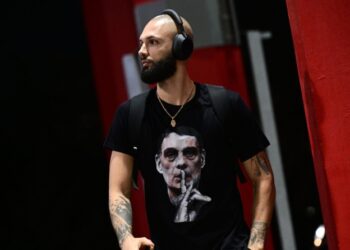 Το μήνυμα του Φουρνιέ με την μπλούζα Μπαρτζώκα: «Προχωράμε σαν ένα!»