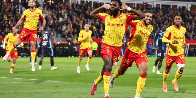 Ligue 1: Στην κορυφή η Λανς, αγχωτική νίκη η Λιόν