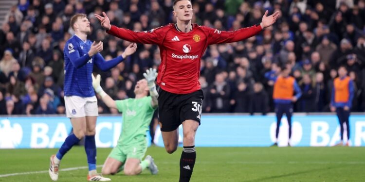 Έβερτον -1: Λύτρωση με Σέσκο και ξανά στην τετράδα