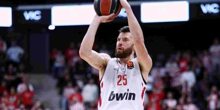 Πίτερς: «Στο δεύτερο ημίχρονο παίξαμε την άμυνά μας»