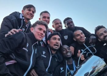 Καλαμάτα: Φοβερές σκηνές… τρέλας στο ανοιχτό λεωφορείο!