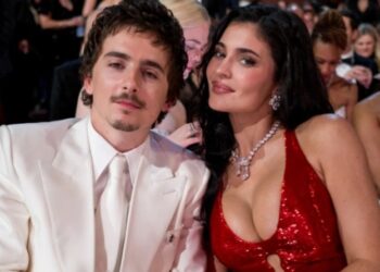 Oscars 2026: Η αμήχανη συνάντηση της Κάιλι Τζένερ με την αδερφή του Τιμοτέ Σαλαμέ