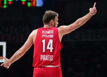 Βεζένκοβ: «Περιμένουμε γλυκά από τον Φουρνιέ»