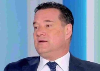 Ο Άδωνις Γεωργιάδης απαντά για τα «κρακεράκια»: «Καθόμασταν εκεί 1,5 ώρα, μου ήρθε μια λιγούρα»