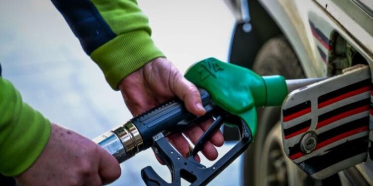 Ανοίγει σήμερα (6/4) η πλατφόρμα του fuel pass: Πότε θα δείτε τα χρήματα στους λογαριασμούς σας