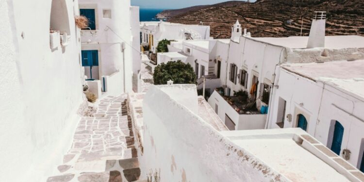 Η Σίφνος στη λίστα με τους κορυφαίους προορισμούς για το 2026