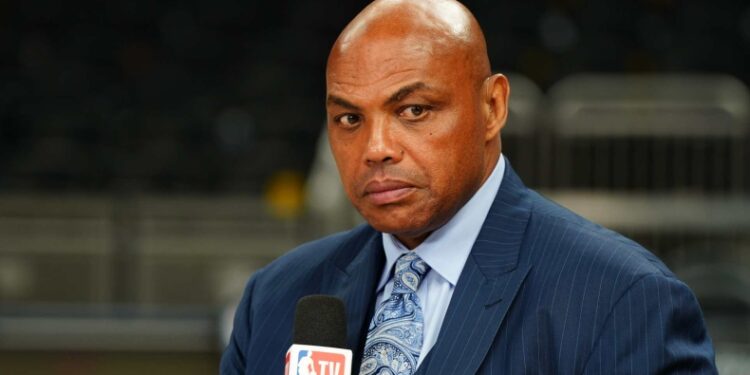 Μπάρκλεϊ: «Υπάρχουν κάποιοι ανόητοι στα αποδυτήρια των Μπακς!»