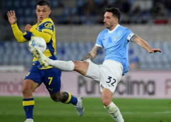 Ολυμπιακό: Ο Στρεφέτσα βάζει την Πάρμα σε… κουβέντες για την παραμονή του