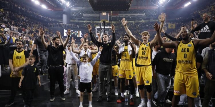 ΑΕΚ: Πάρτι κόσμου-ομαδας μετά την πρόκριση, τρέλα για Ευρωπαϊκό