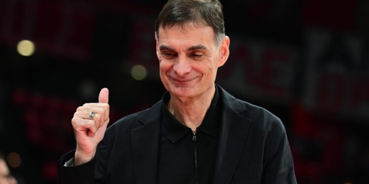 Μπαρτζώκας: «Ο Χολ ζήτησε αλλαγή στο τέλος για να μπει ο Μιλουτίνοφ να κάνει τα ριμπάουντ που έπρεπε να κάνει»