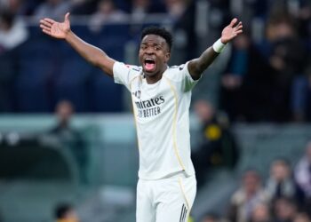 Ρεάλ Μαδρίτης: Το «Μπερναμπέου» αποδοκίμασε άγρια τους Βινίσιους και Καρέρας