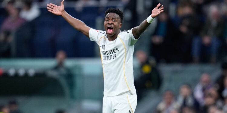 Ρεάλ Μαδρίτης: Το «Μπερναμπέου» αποδοκίμασε άγρια τους Βινίσιους και Καρέρας