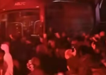 ΑΕΛ Novibet: Αποθεωτική υποδοχή και στήριξη των Λαρισαίων στην ομάδα