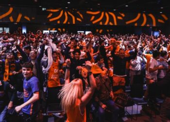 Βαλένθια: Οι πανηγυρισμοί στη Roig Arena μετά το Game 4