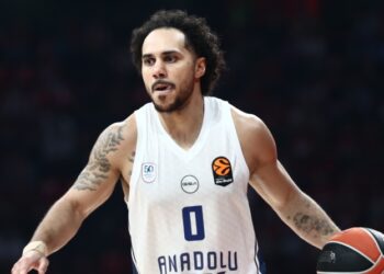 Λάρκιν: Προανήγγειλε την αποχώρησή του από την Έφες
